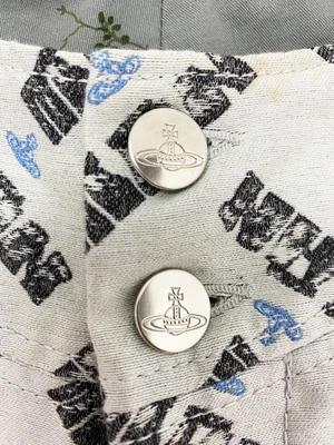 ヴィヴィアンウエストウッドマン ロゴエンボスレザーベルト 刻印